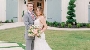 Wedding-at-The-French-Farmhouse-Texas-White-Wedding-Venue-Colorful-Fall-kelsey-lanae-photography-369-feature